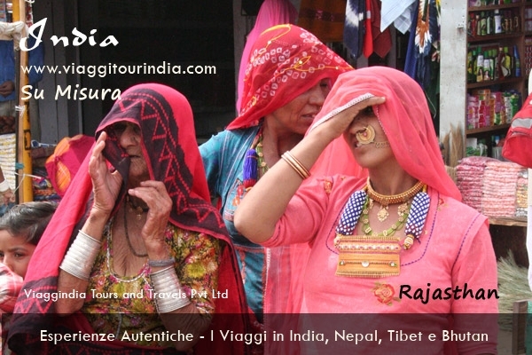Il Viaggio in India, Nepal e Tibet - 24 Giorni DELHI - MANDAWA - BIKANER - JAISALMER - JODHPUR - RANAKPUR - UDAIPUR - JAIPUR - FATEHPUR SIKRI - AGRA - DELHI - KATHMANDU - LHASA - SHIGATSE - GYANTSE - LHASA - KATHMANDU - DELHI