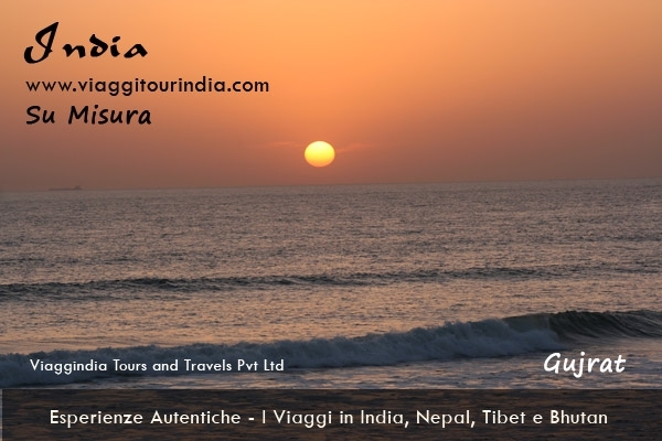 Gujarat Vibrante - 24 Giorni Vacanze Gujarat - Viaggi Gujarat. Viaggio a MUMBAI, AHMEDABAD, CHOTTA UDAIPUR, BHAVNAGAR, PALITANA, DIU, PORBANDAR, SASAN GIR, JUNAGARH, GONDAL, BHUJ, BANNI, MANDVI, DASADA, AHMEDABAD, MUMBAI