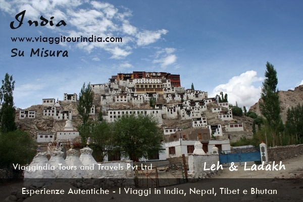 Il Viaggio in Leh & Ladakh - 13 Giorni
Tour tra i Gompa Tibetani
DELHI - SAMODE - JAIPUR - AGRA - LEH - SPITOK - STOK - SHEY - THIKSEY - HEMIS - VALLE DI NUBRA